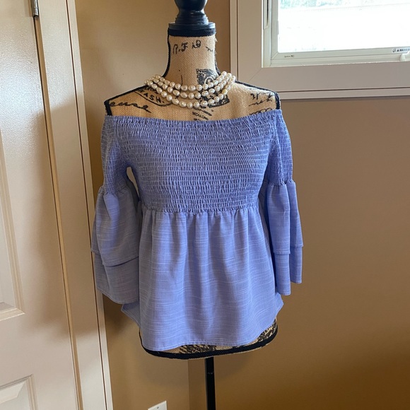 HONEY PUNCH SMOCKED OFF-THE-SHOULDER BELL SLEEVE TOP IN BLUE Size:Small - Picture 8 of 8